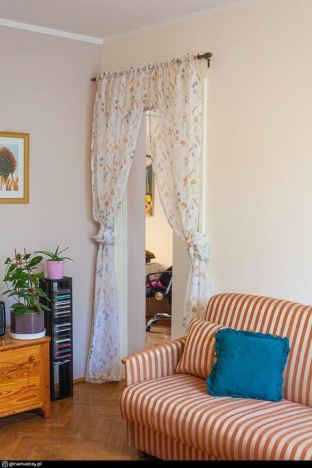 وارسو Spacious Retro Flat Close To National Stadium المظهر الخارجي الصورة